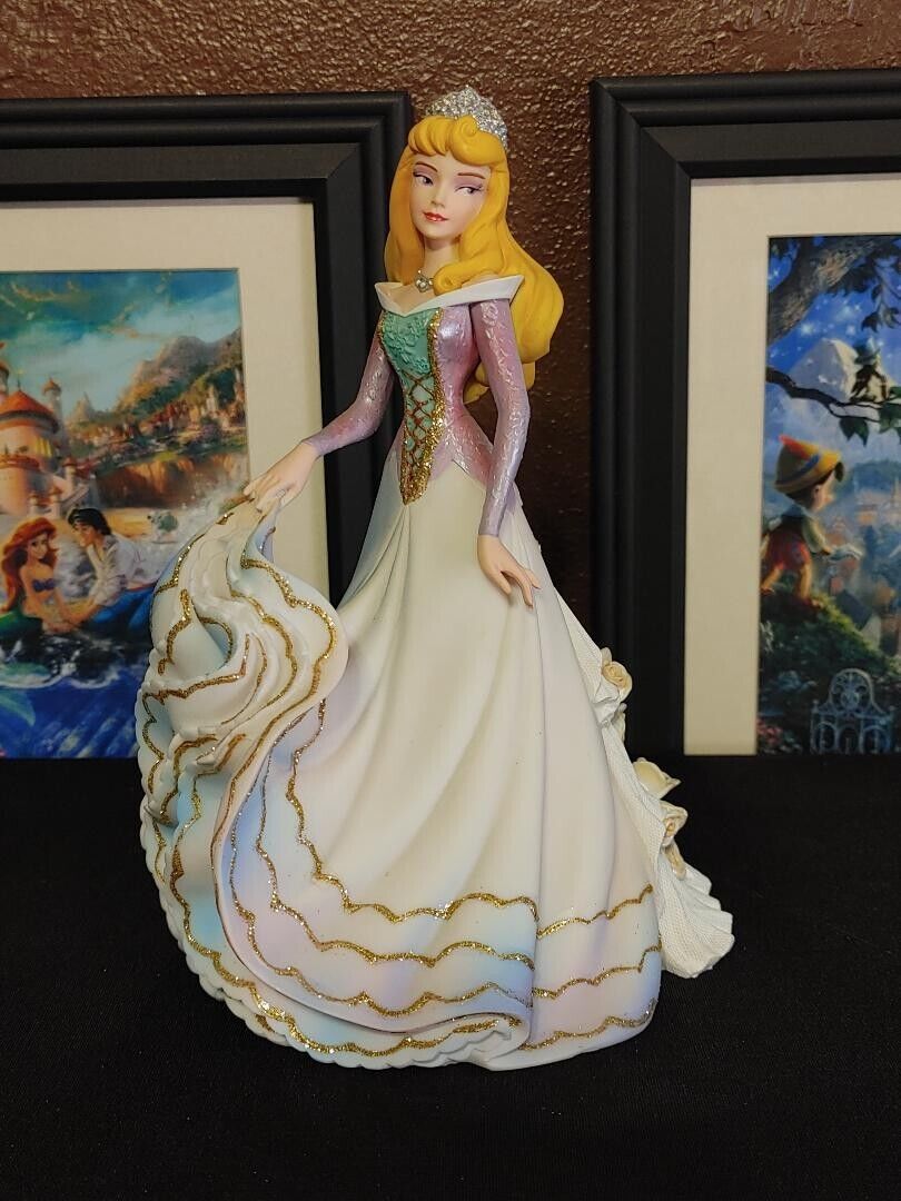 Disney Enesco Showcase Couture De Force Aurora From Sleeping Beauty