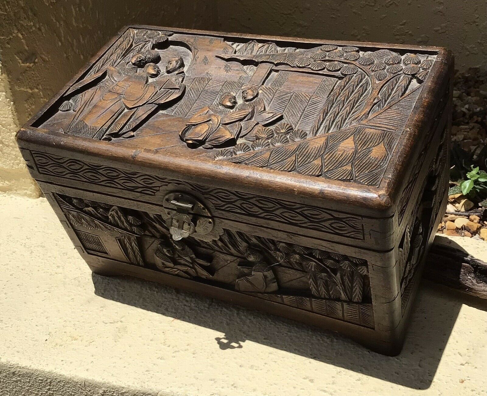 Vintage Chinese Hand Carved Boxwood Chest / Box W Figures / Family